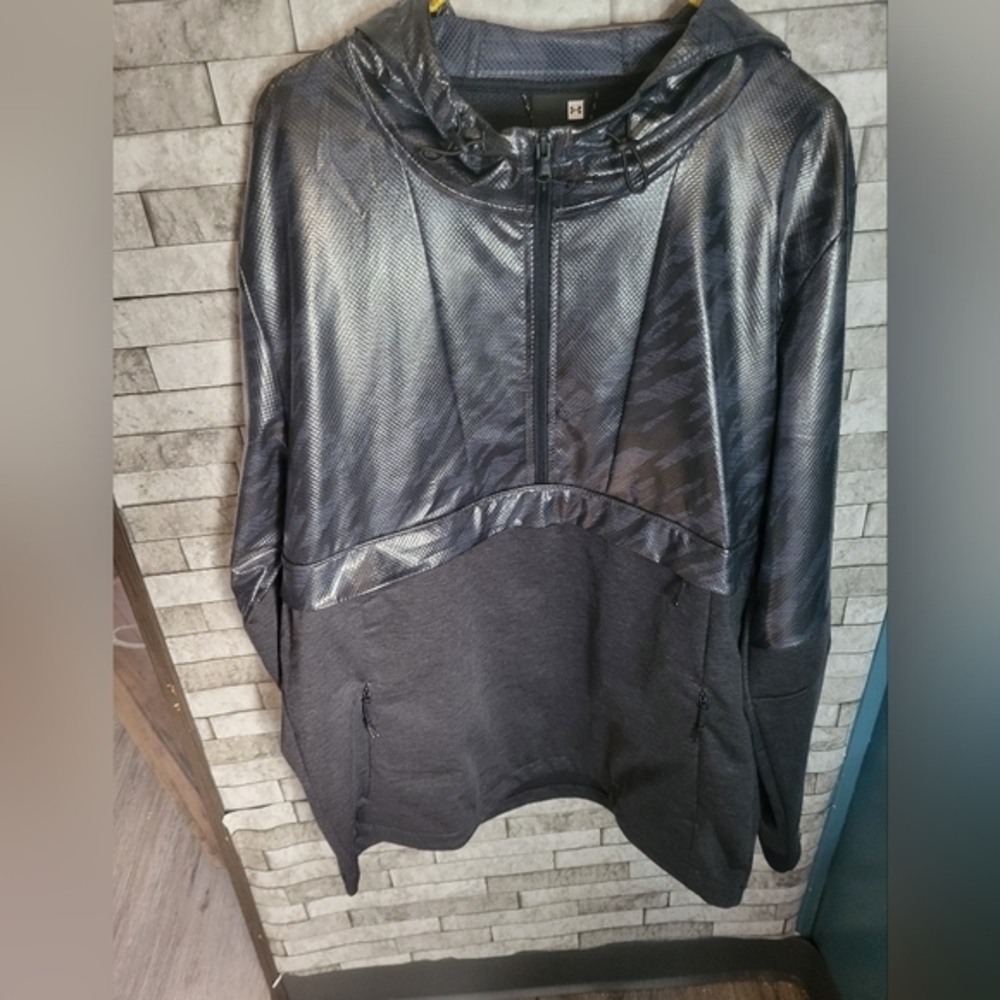 Under Armour quarter zip rain coat with Front pocket‎ Size XL